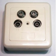 TV/FM/Uydu 4'lü Priz TV/FM/Uydu 4'lü Priz